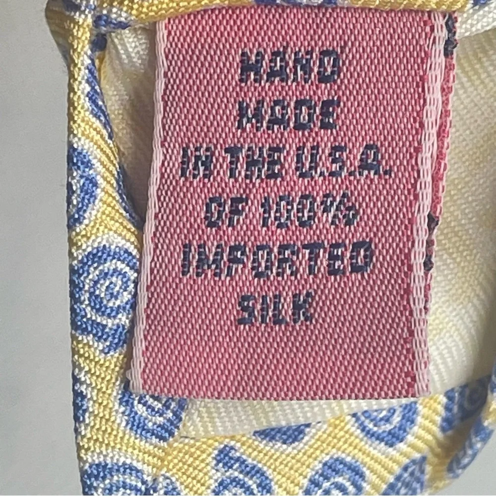 Boys Vineyard Vines Necktie Yellow Blue Shells & Snails 100% Silk Tie USA Made